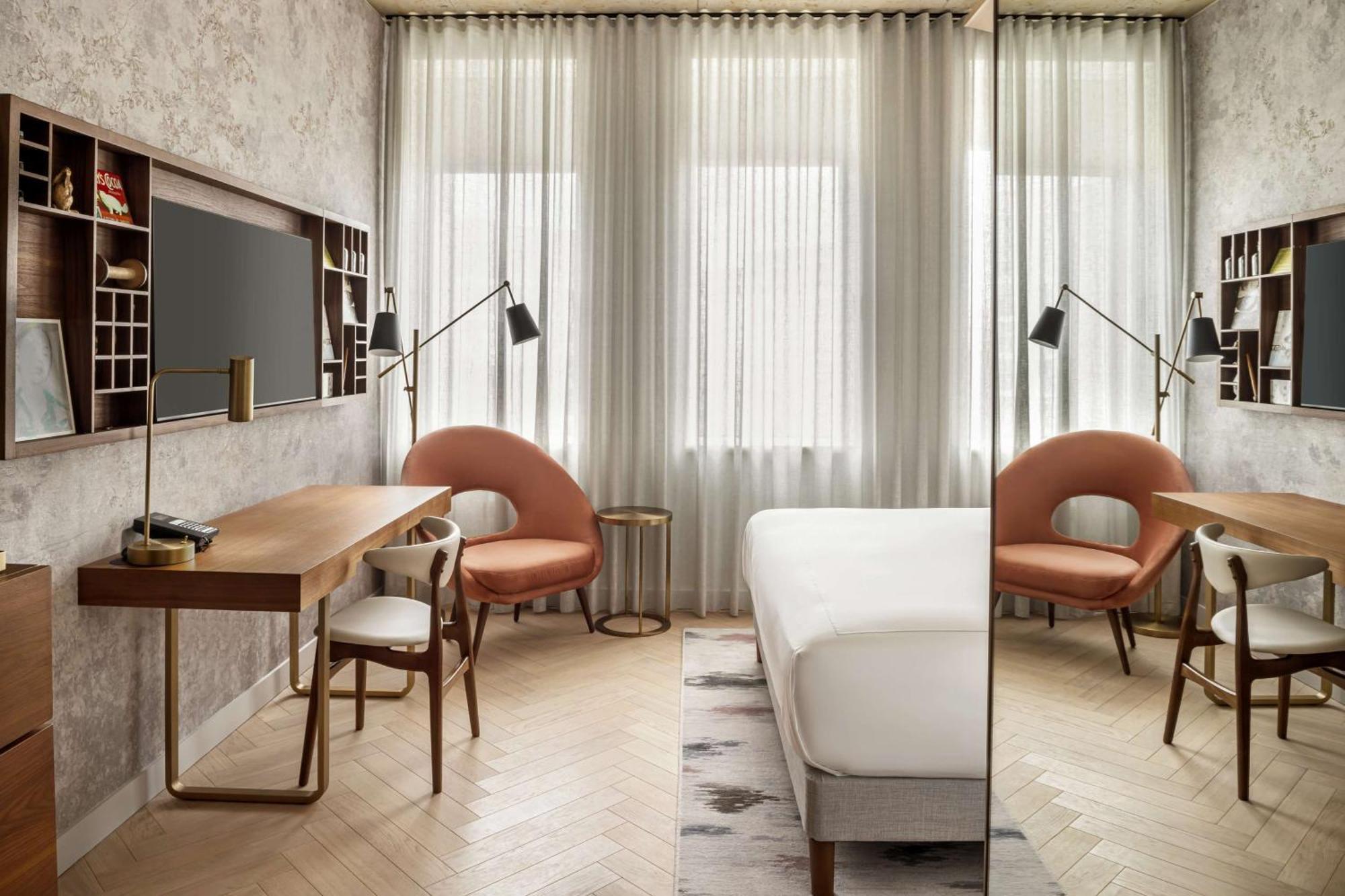 Canopy By Hilton 4* Londra