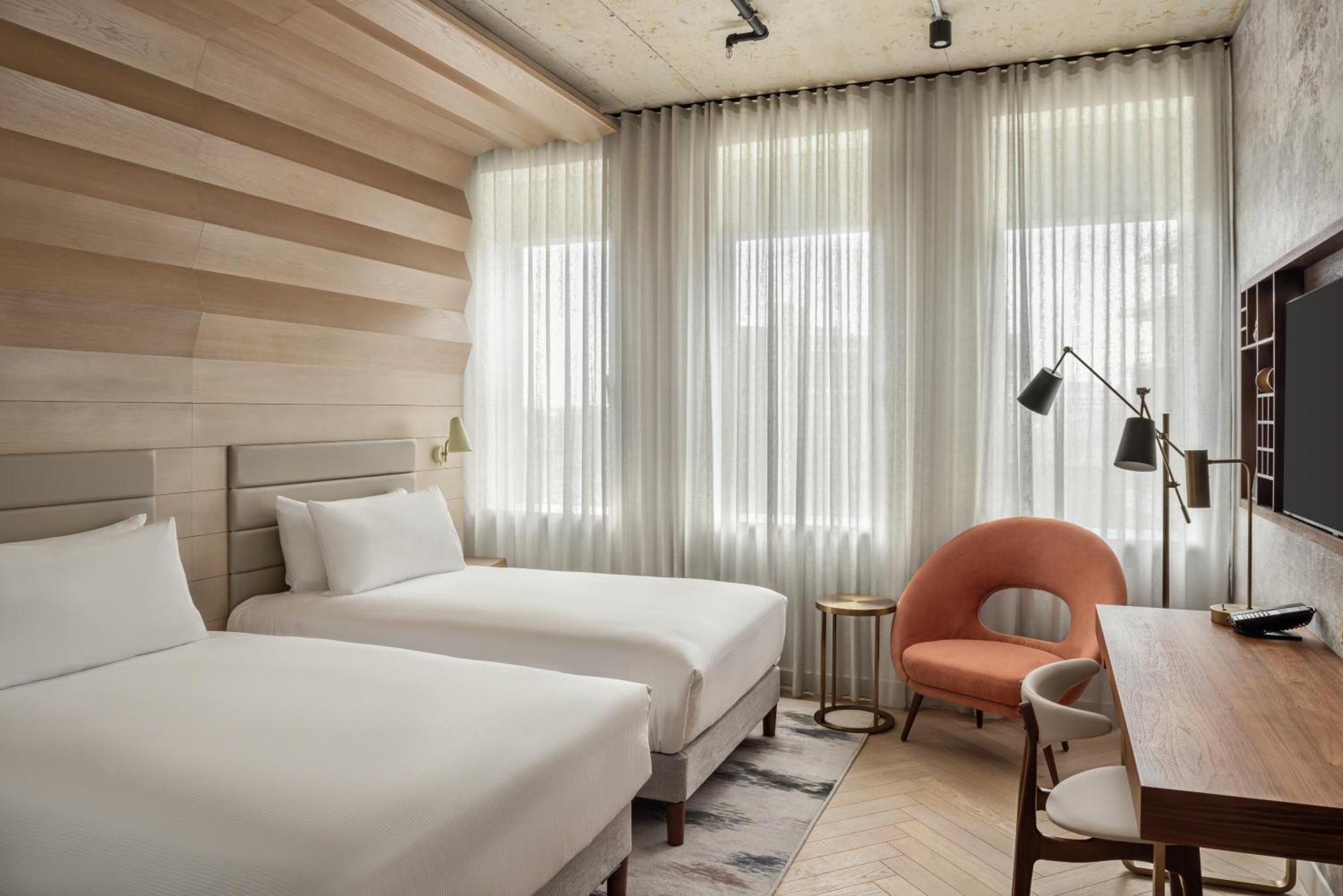 Canopy By Hilton 4* London